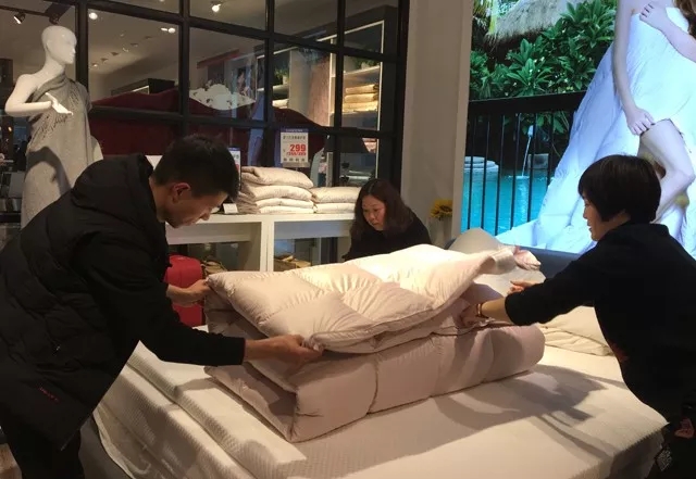 �Pʢ�Ҽ���Ӣ��Ӗ(x��n)��(hu��)��2018��Ʒ��Ӗ(x��n)��(hu��)�ի@�M�M��