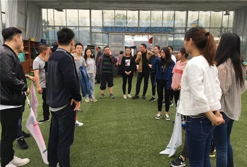 �Pʢ����F(tu��n)����ӨO��(zh��n)�澳���ƵZͬ����