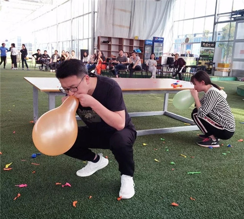 �Pʢ����F(tu��n)����ӨO��(zh��n)�澳���ƵZͬ����