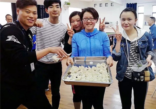 �Pʢ����F(tu��n)����ӨO��(zh��n)�澳���ƵZͬ�У�