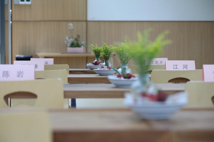 ����Ȼ���ؾ�����������һ��(ch��ng)���ӵİl(f��)����(hu��)