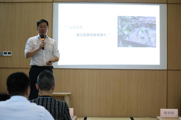 ����Ȼ���ؾ��������һ��(ch��ng)���ӵİl(f��)����(hu��)