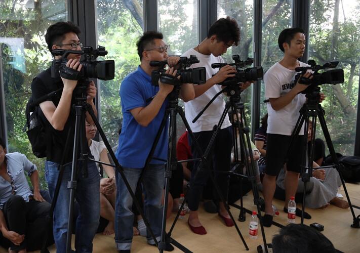 ����Ȼ���ؾ��������һ��(ch��ng)���ӵİl(f��)����(hu��)