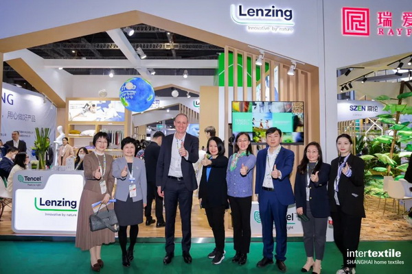 �m���y��Ʒ����2023intertextile�Ҽ�չ��(li��n)��8�ҹ���(y��ng)朻���_(k��i)��һ��(ch��ng)��̼֮��